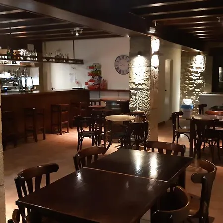 La De Inn *