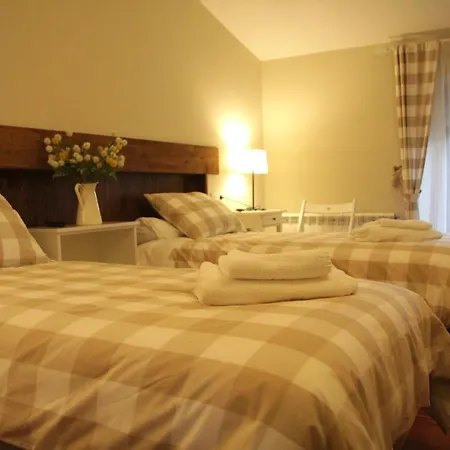 Inn La De *